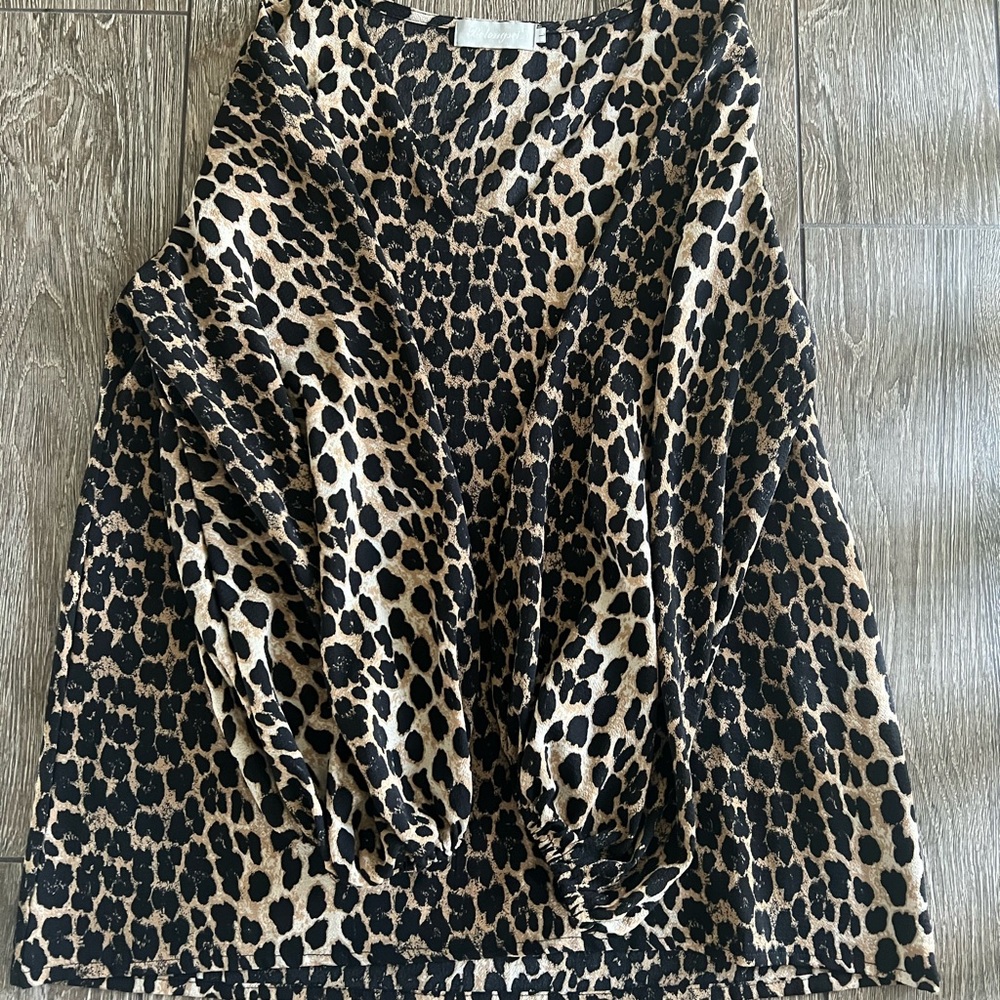 Scoop neck balloon sleeves